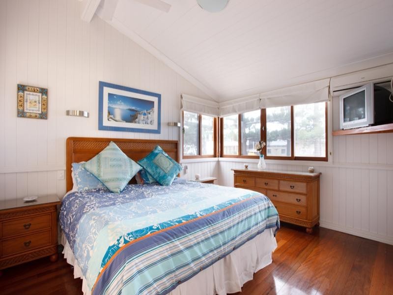 32 Pacific Parade, Bilinga QLD 4225