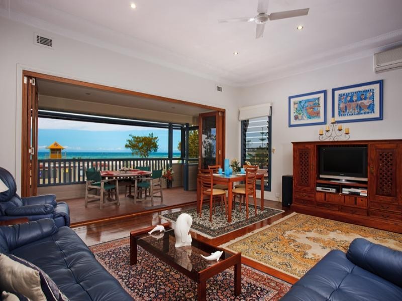 32 Pacific Parade, Bilinga QLD 4225