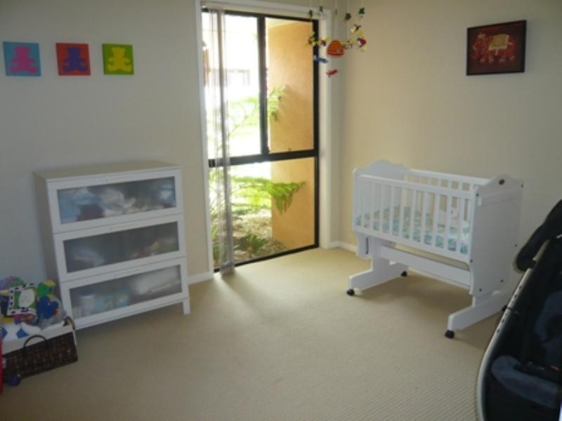 36 Gardendale Crescent, Burleigh Waters QLD 4220