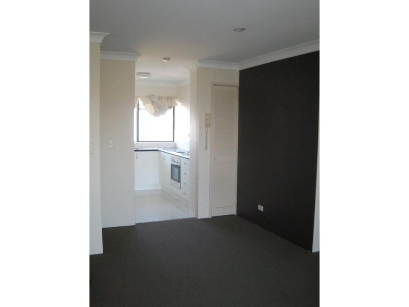 10/18 Sunshine Boulevard, Broadbeach Waters QLD 4218