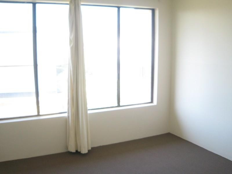 10/18 Sunshine Boulevard, Broadbeach Waters QLD 4218