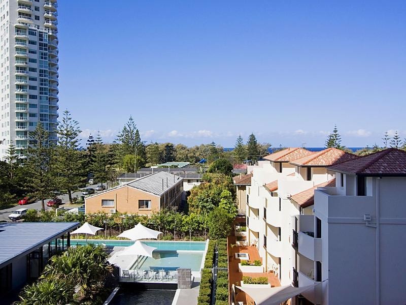 Broadbeach QLD 4218