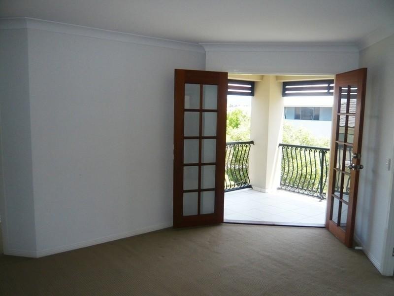 3/1 Winton Terrace, Varsity Lakes QLD 4227