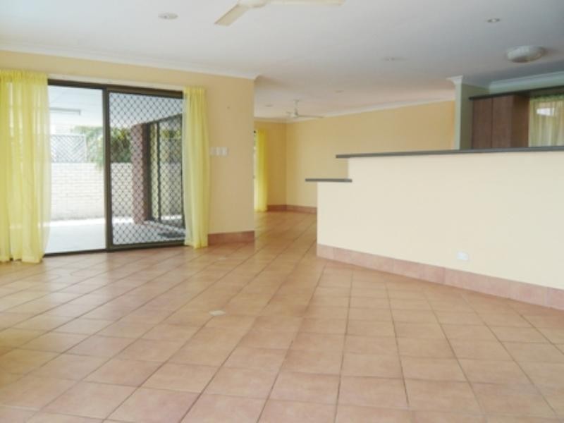 59 Volante Crescent, Mermaid Waters QLD 4218