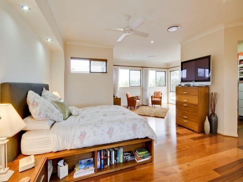 Broadbeach Waters QLD 4218