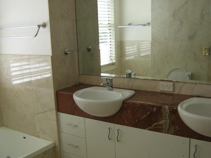 Isle Of Capri QLD 4217