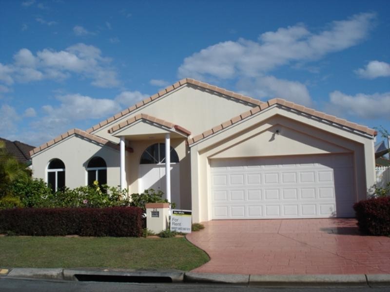 26 Stanford Avenue, Varsity Lakes QLD 4227