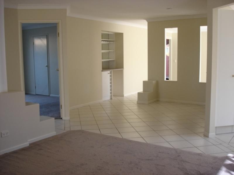 26 Stanford Avenue, Varsity Lakes QLD 4227