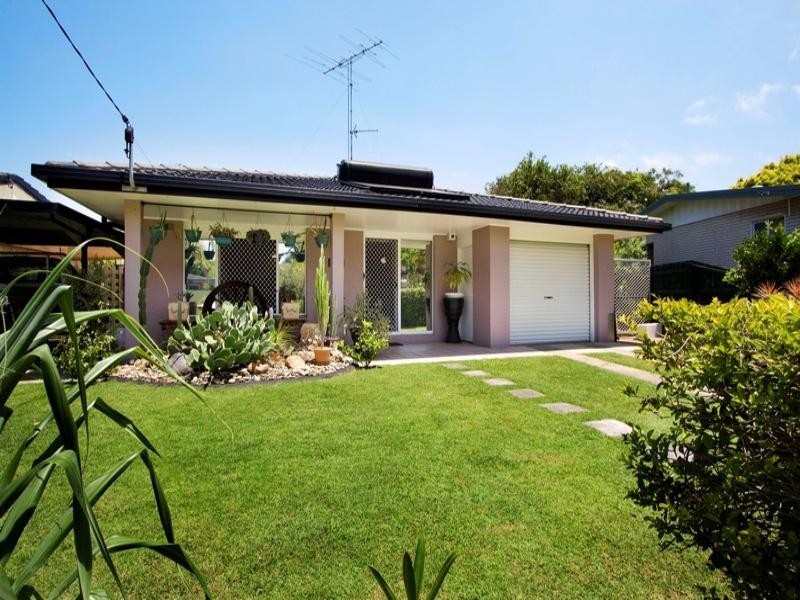 21 Boongala Road, Broadbeach Waters QLD 4218