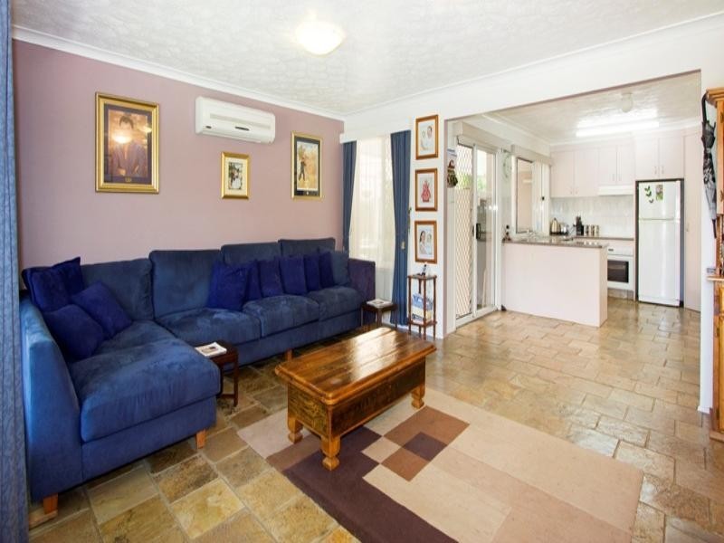 21 Boongala Road, Broadbeach Waters QLD 4218