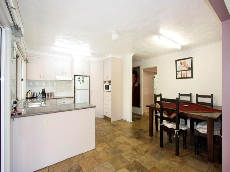 21 Boongala Road, Broadbeach Waters QLD 4218