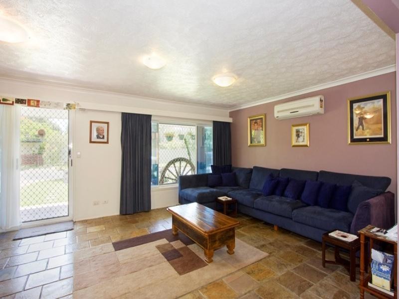 21 Boongala Road, Broadbeach Waters QLD 4218