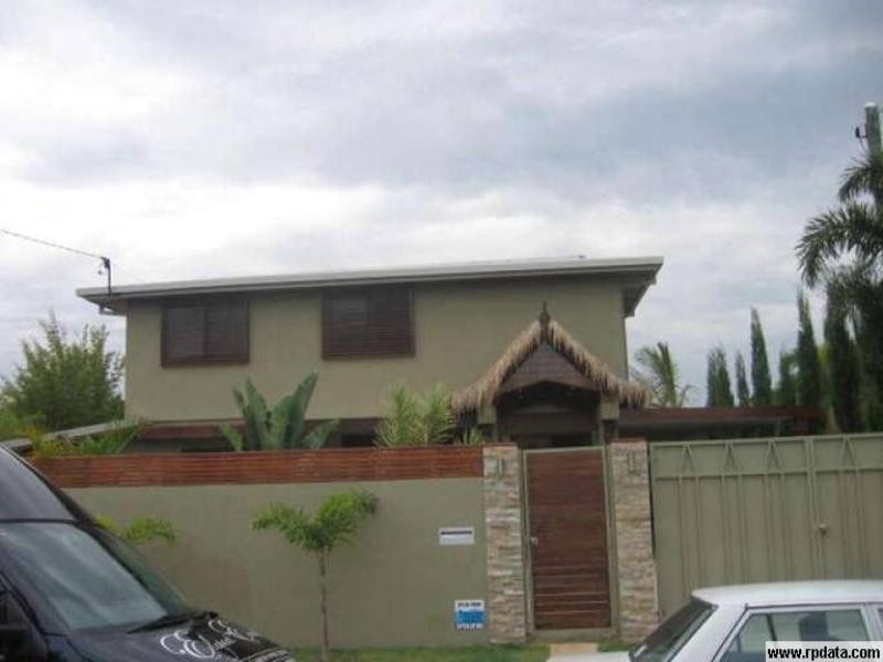 11B Savoy Drive, Broadbeach Waters QLD 4218