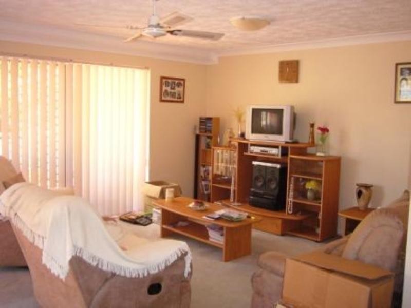 2/24 Peerless Avenue, Mermaid Beach QLD 4218