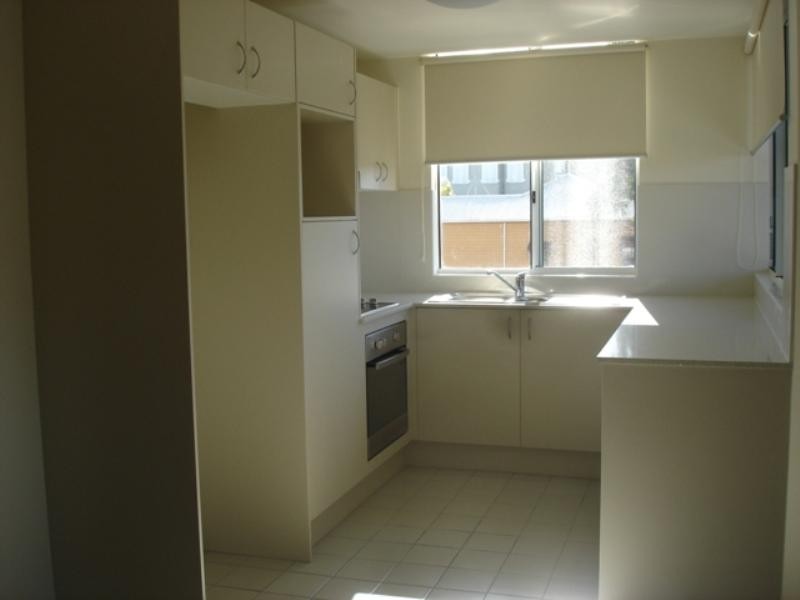 11/6-10 Rose Street, Southport QLD 4215