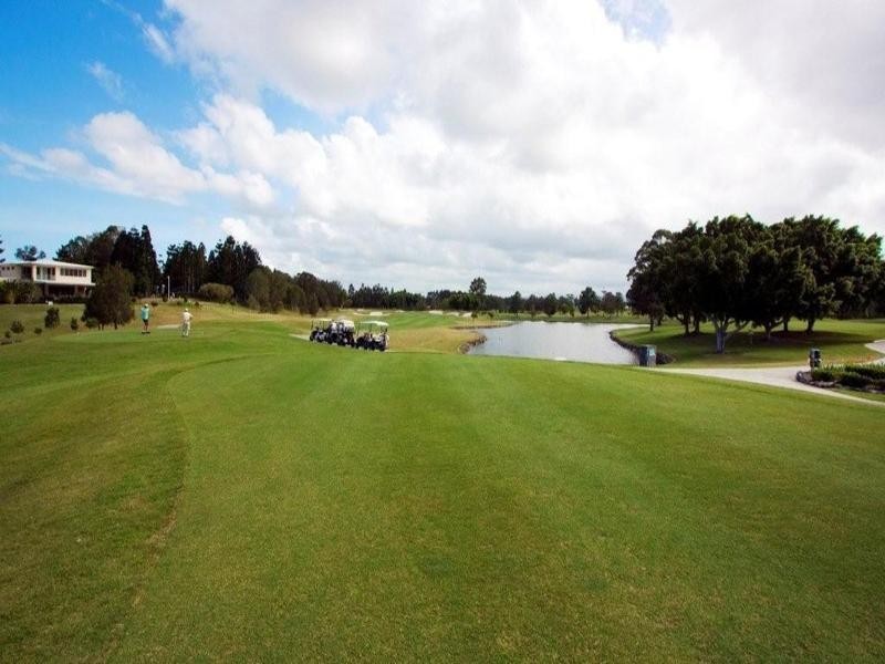 1031 Lakeview Terrace ‘Royal Pines Riverside Estate’, Benowa QLD 4217