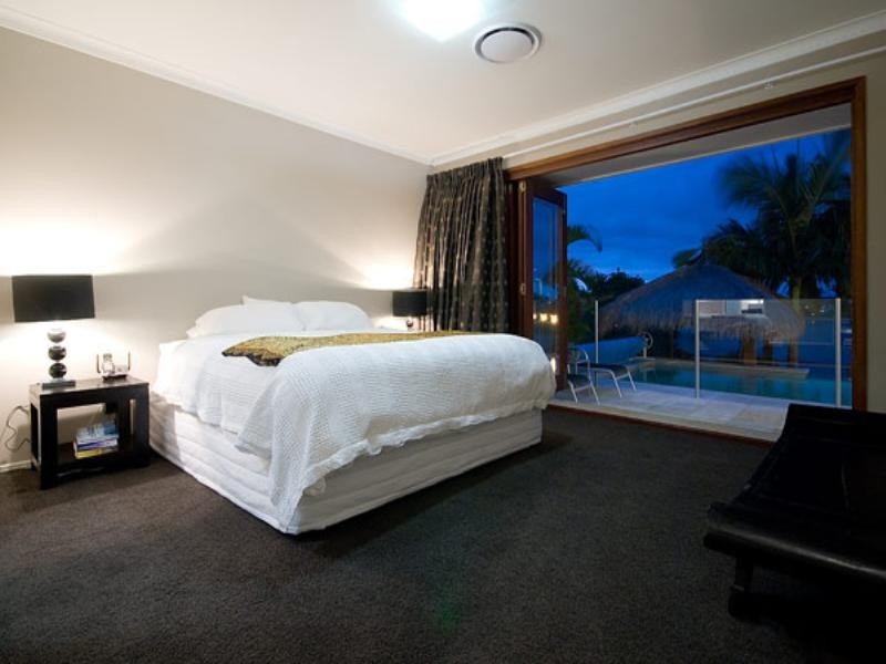 5 Saxonvale Terrace, Mermaid Waters QLD 4218