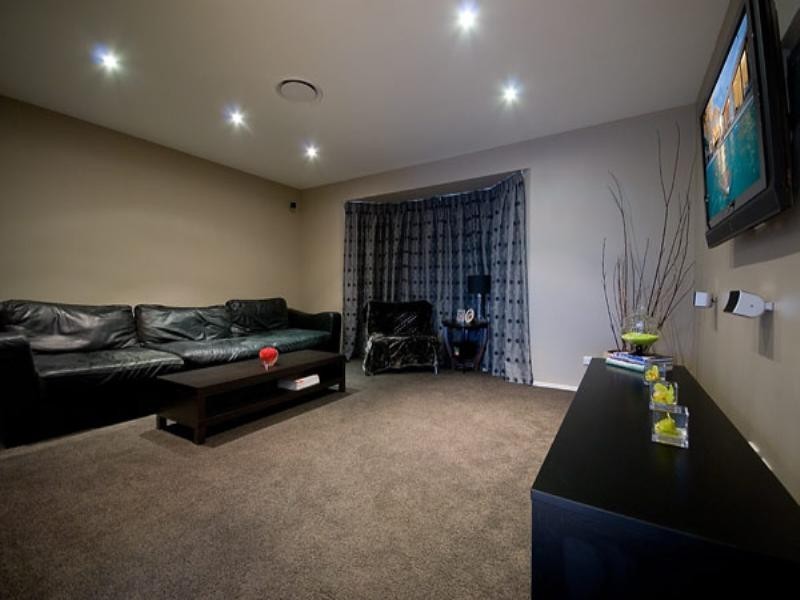 5 Saxonvale Terrace, Mermaid Waters QLD 4218