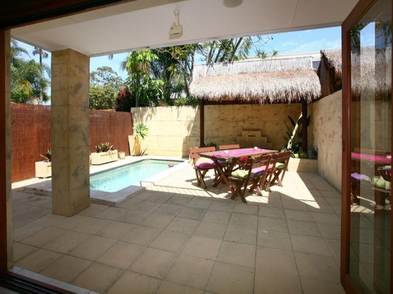 1 ‘Onj’s On The Park’ 72 Heeb Street, Benowa QLD 4217