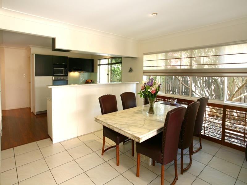 1 ‘Onj’s On The Park’ 72 Heeb Street, Benowa QLD 4217