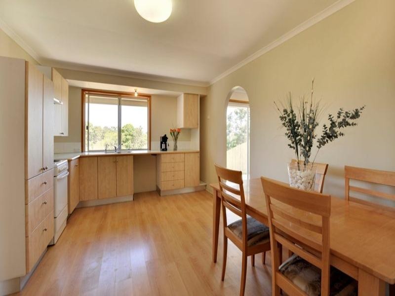 8 Amethyst Court, Carrara QLD 4211