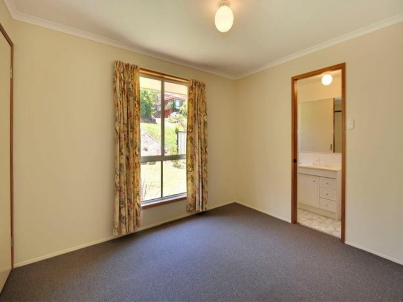 8 Amethyst Court, Carrara QLD 4211