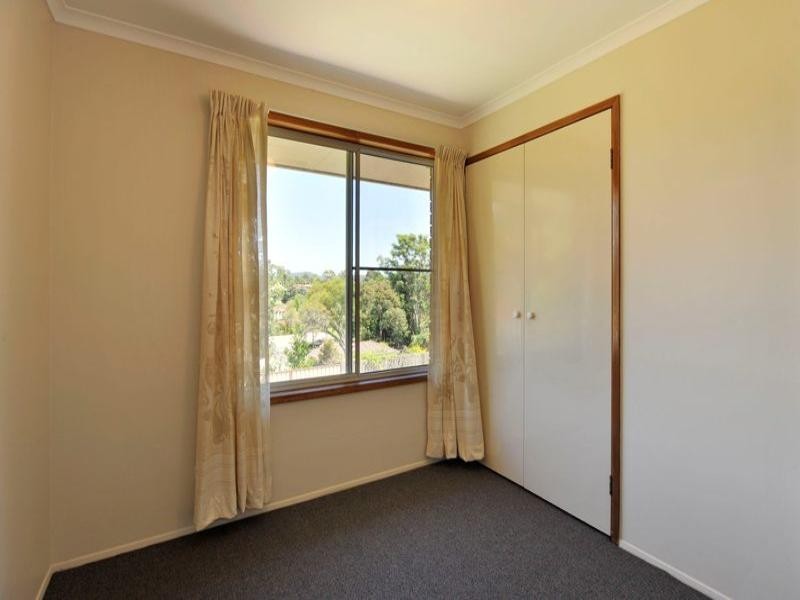 8 Amethyst Court, Carrara QLD 4211