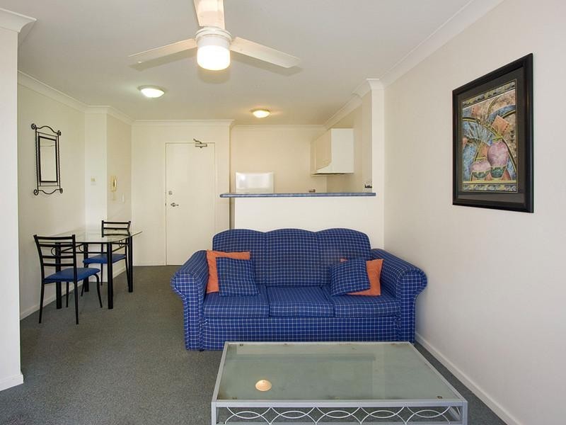 28 ‘Budds Beach Lodge’ 43 Cypress Avenue, Surfers Paradise QLD 4217