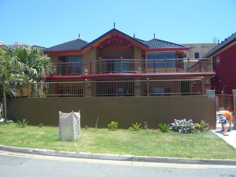 1 Brakes Crescent, Miami QLD 4220