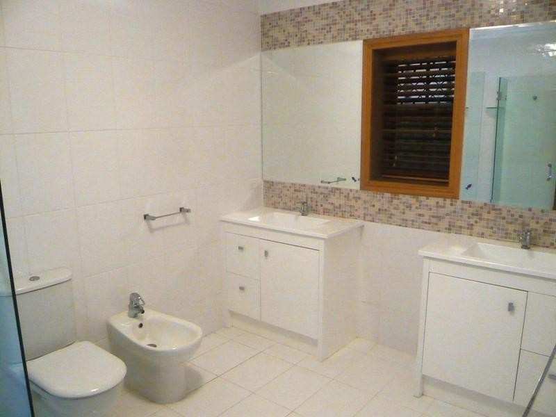 1 Brakes Crescent, Miami QLD 4220