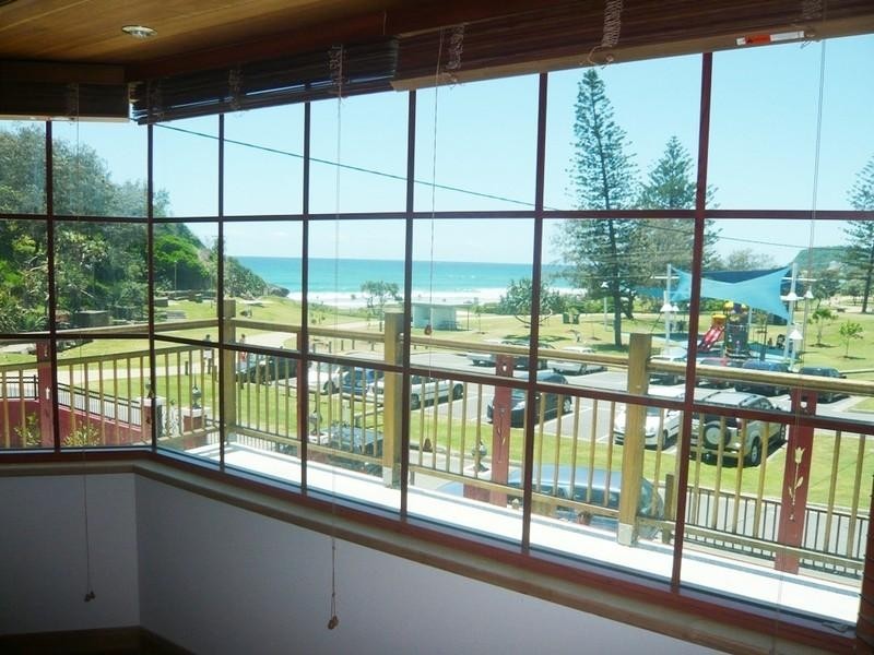 1 Brakes Crescent, Miami QLD 4220