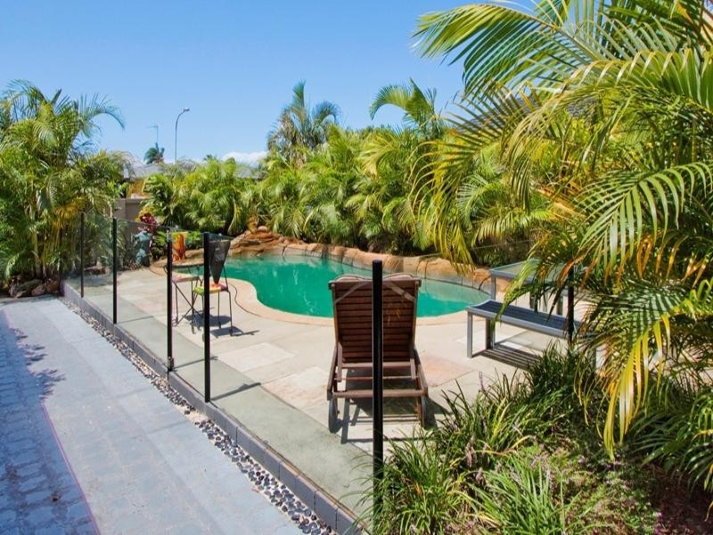 3 Pilot Court, Mermaid Waters QLD 4218