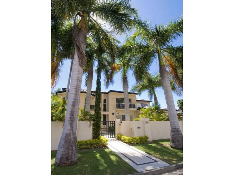 90 Commodore Drive, Main Beach QLD 4217