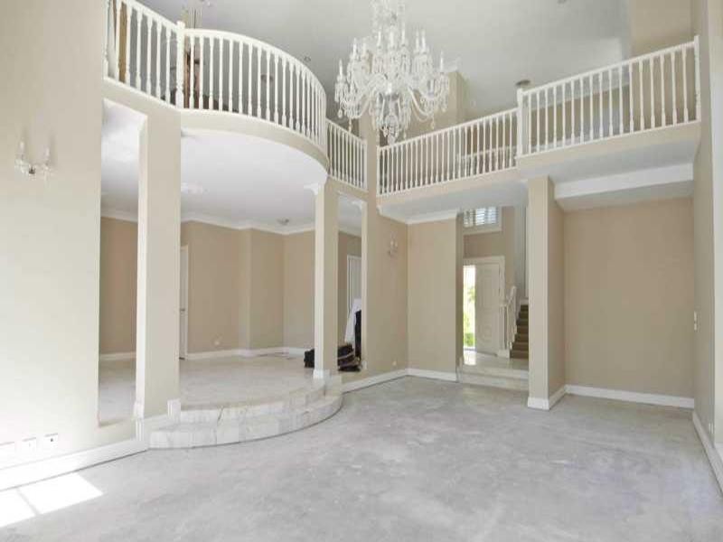 90 Commodore Drive, Main Beach QLD 4217