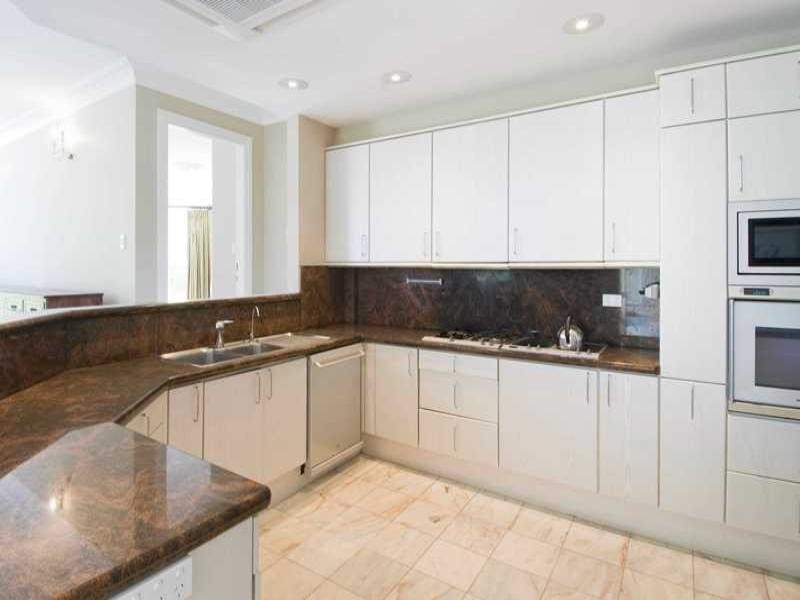 90 Commodore Drive, Main Beach QLD 4217