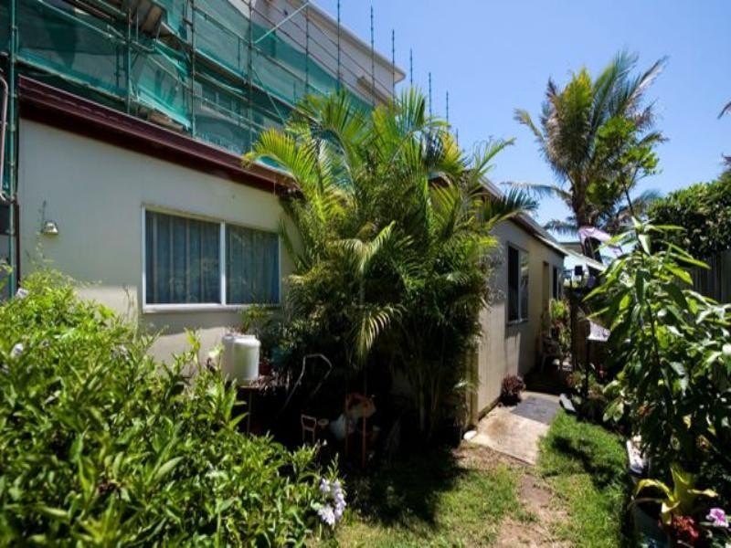127 Jefferson Lane, Palm Beach QLD 4221