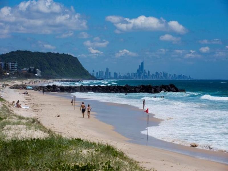 127 Jefferson Lane, Palm Beach QLD 4221