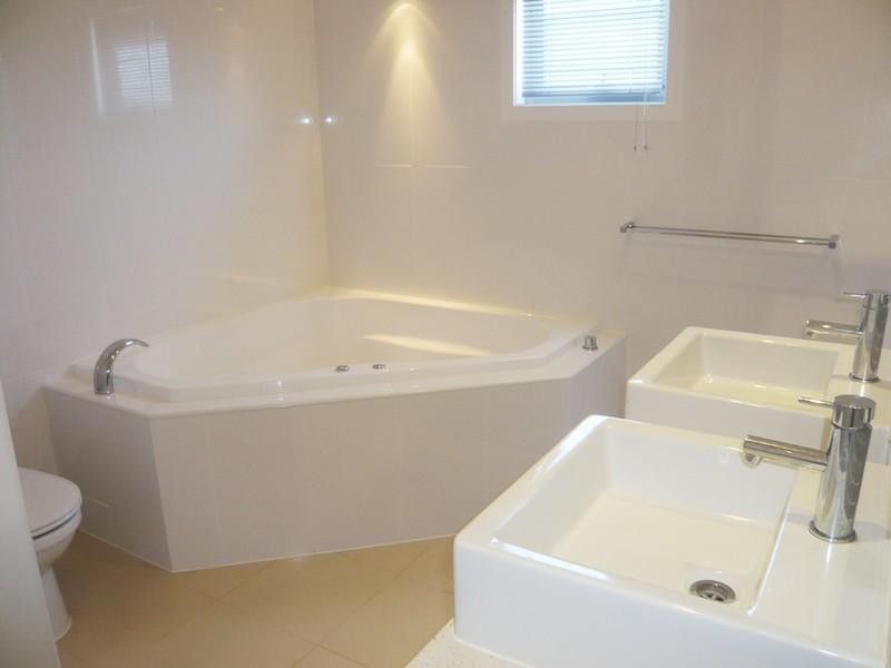 2/35 Dolphin Avenue, Mermaid Beach QLD 4218