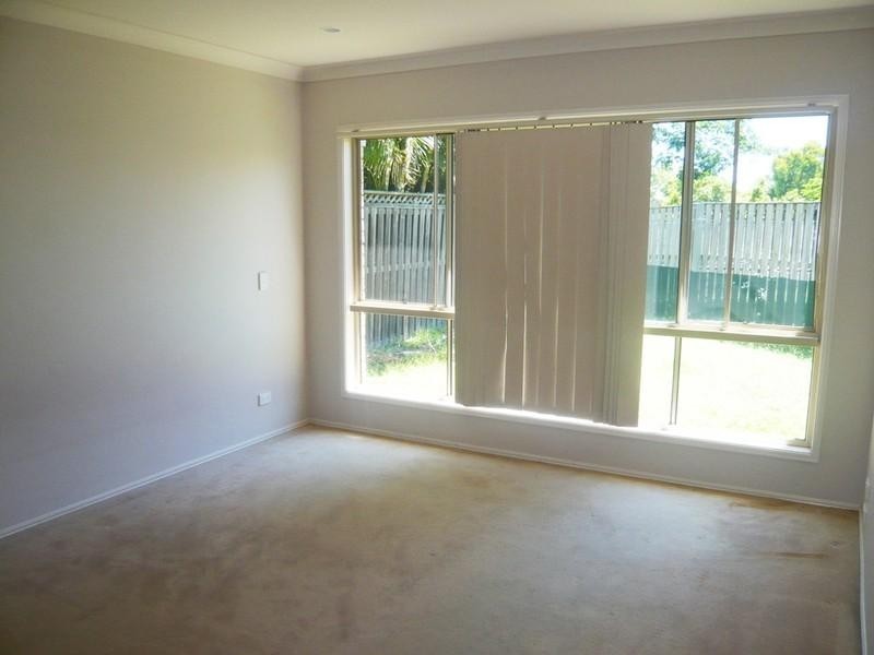 27 Dartmouth Court, Varsity Lakes QLD 4227