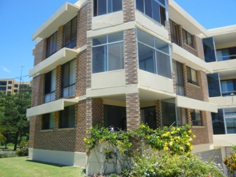 1/2 Seagull Avenue, Mermaid Beach QLD 4218