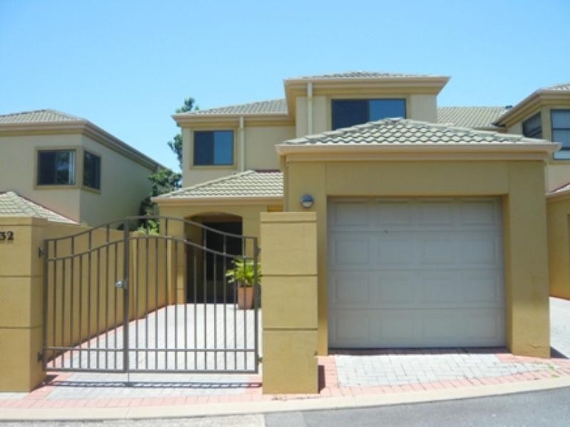 32/37 Paradise Springs Avenue, Robina QLD 4226