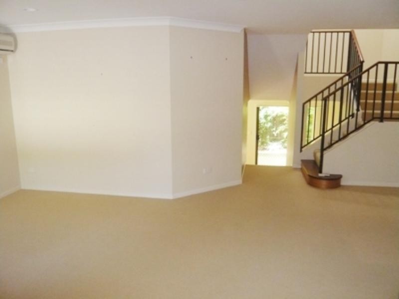 32/37 Paradise Springs Avenue, Robina QLD 4226