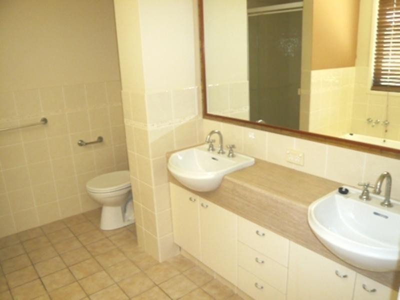 32/37 Paradise Springs Avenue, Robina QLD 4226