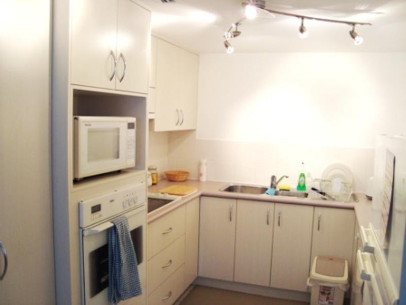 1/5 Old Burleigh Road, Broadbeach QLD 4218