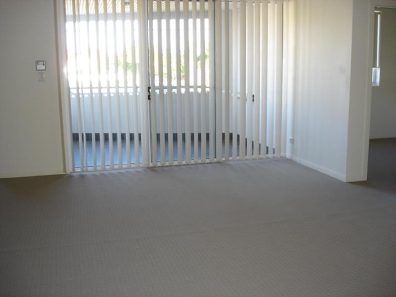 17/6-10 Rose Street, Southport QLD 4215