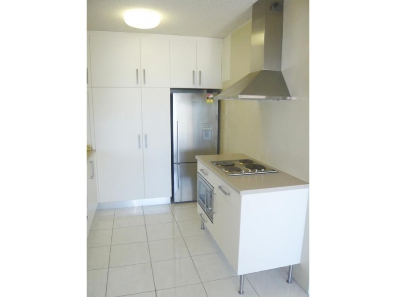 3/17 Broadbeach Boulevard, Broadbeach QLD 4218
