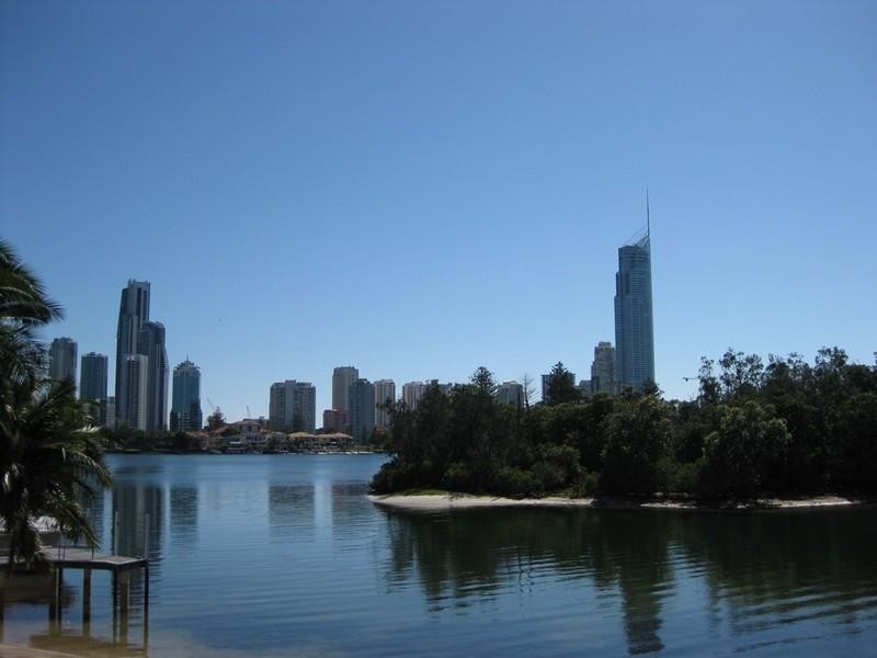 1 The Promenade, Isle Of Capri QLD 4217