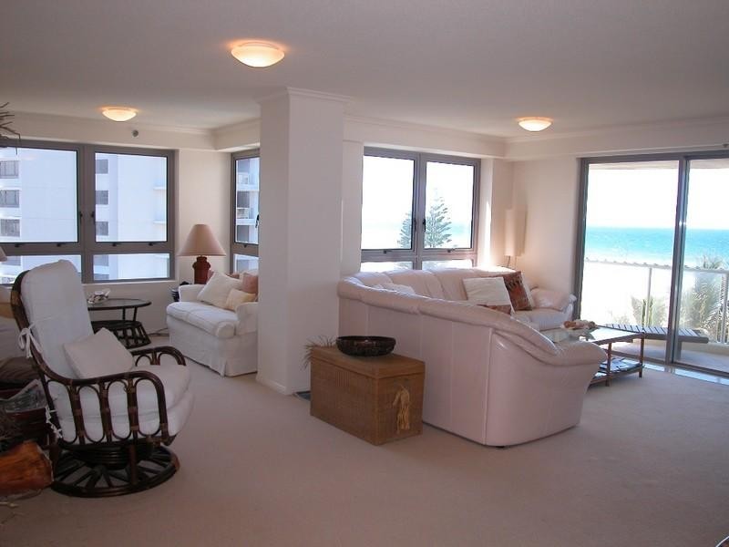 22/74 ‘La Sabbia’, Broadbeach QLD 4218