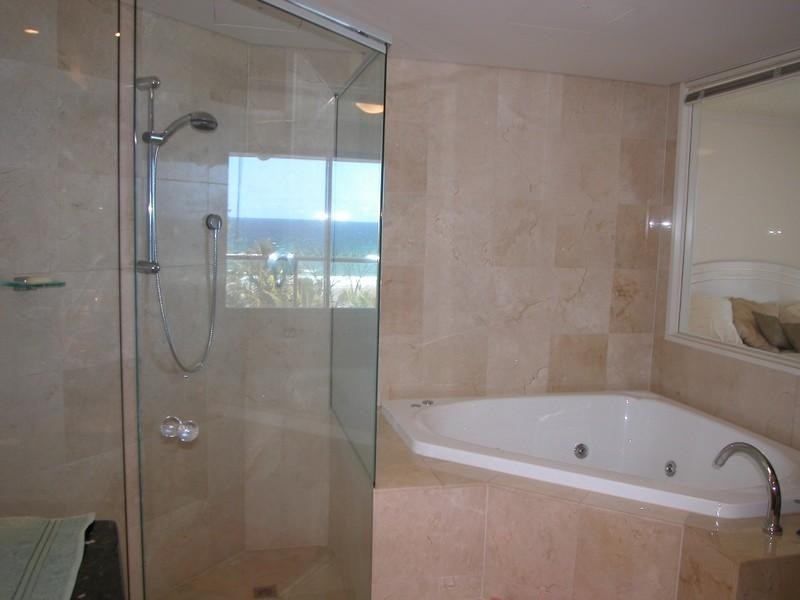 22/74 ‘La Sabbia’, Broadbeach QLD 4218