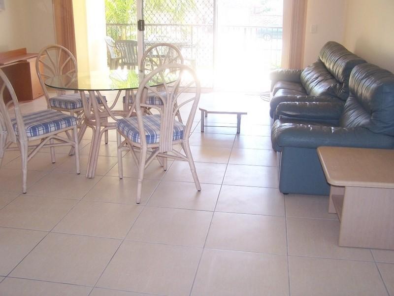 2/6-8 Venice Street, Mermaid Beach QLD 4218